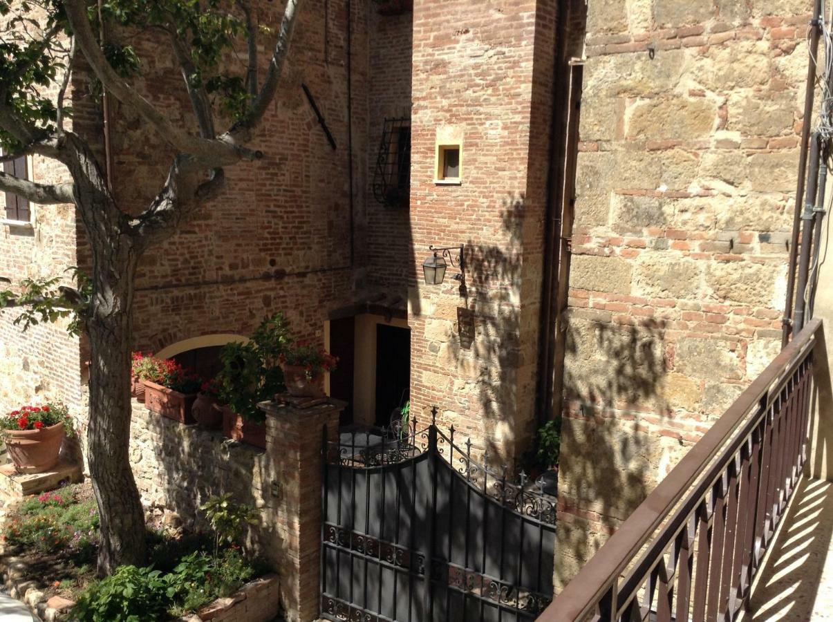 Luxury Apartment Piazza Grande Montepulciano Exterior photo