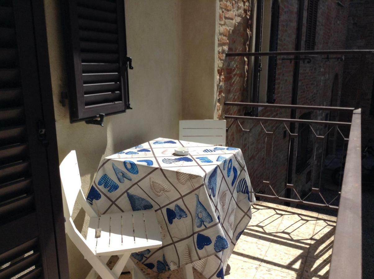 Luxury Apartment Piazza Grande Montepulciano Exterior photo